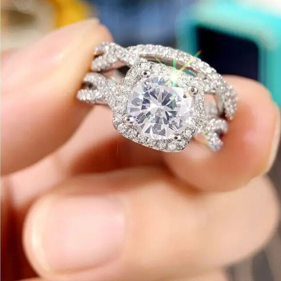 Luxury diamond wedding ring set - Picture 6 of 8